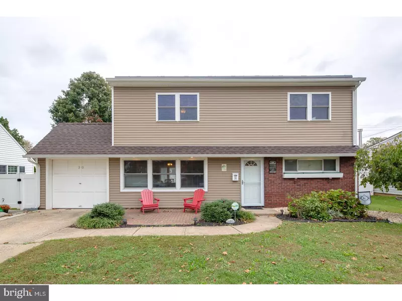 30 KINGAPPLE LN, Levittown, PA 19055