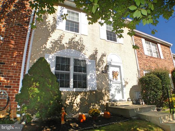 425 CEDARCREST LN, Aston, PA 19014