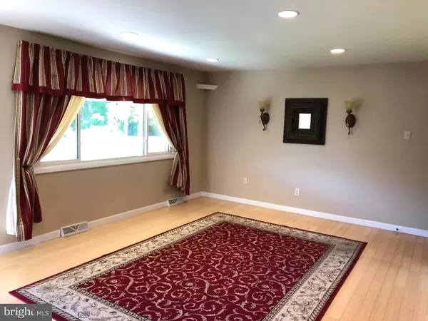 Reading, PA 19605,2477 WILSON ST