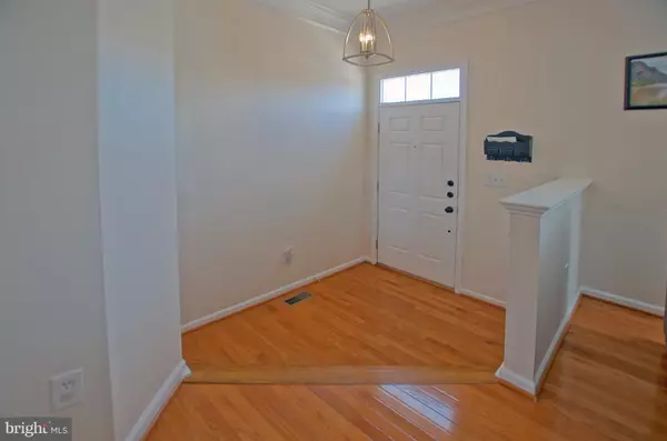 Chantilly, VA 20152,25256 MCINTYRE SQ