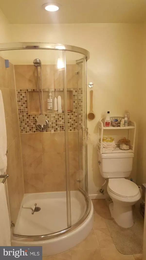 Sterling, VA 20164,713 CONCORD CT