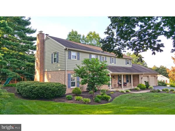 4 BOBOLINK DR, Wyomissing, PA 19610