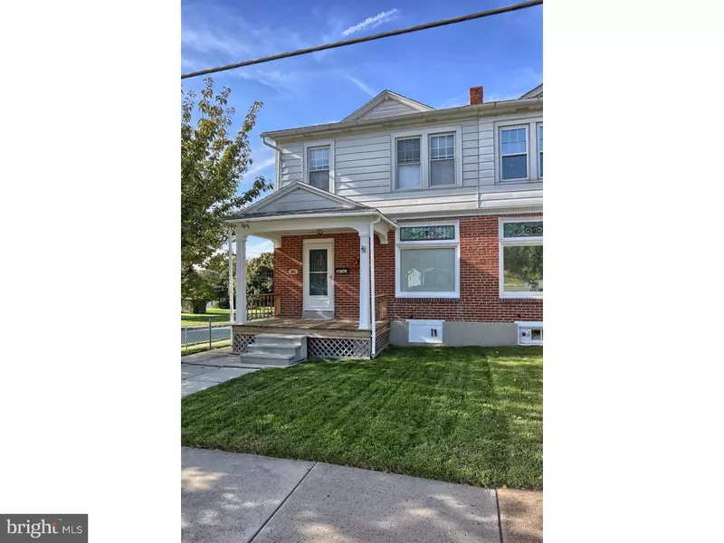 401 E LOCUST ST, Fleetwood, PA 19522