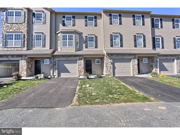 37 CROWN MILL DR #37, Mohrsville, PA 19541