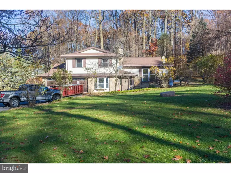 10 WOODLAND RD, Fleetwood, PA 19522