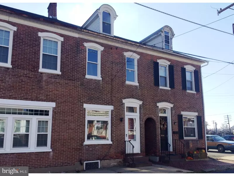 24 S CHESTNUT ST, Boyertown, PA 19512