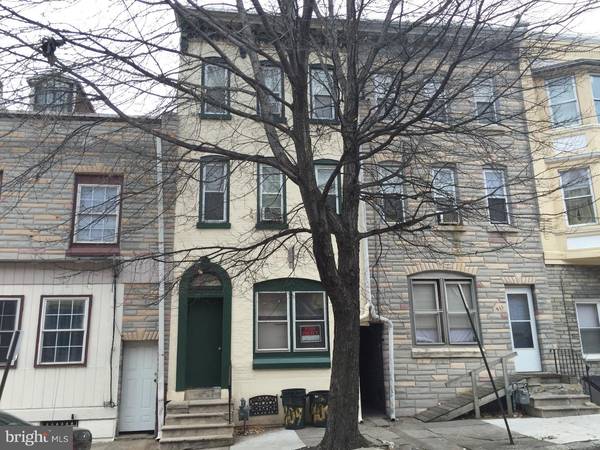 909 BUTTONWOOD ST, Reading, PA 19604