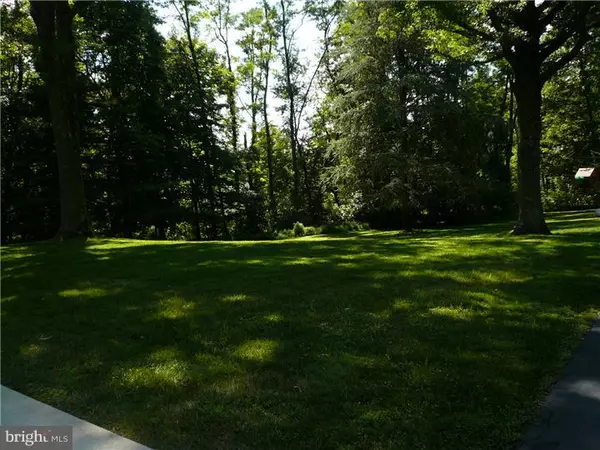 Titusville, NJ 08560,5 RIVER KNOLL DR