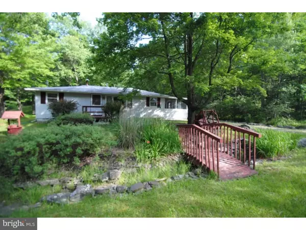 123 SHAWNEE DR, Pocono Lake, PA 18347