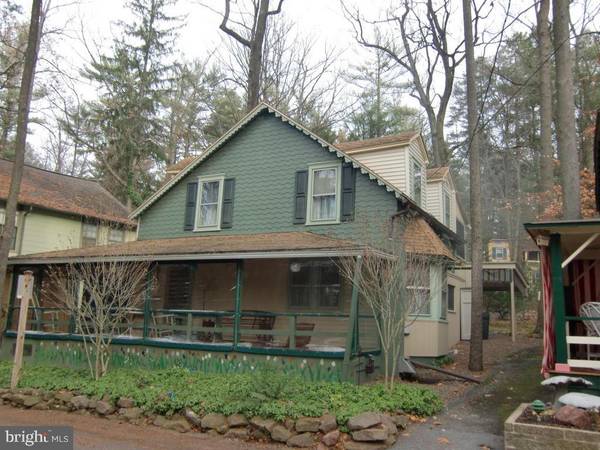 6 MUHLENBERG AVE, Mt Gretna, PA 17064