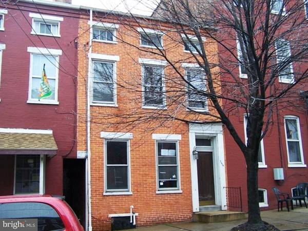 239 WALNUT ST, Columbia, PA 17512