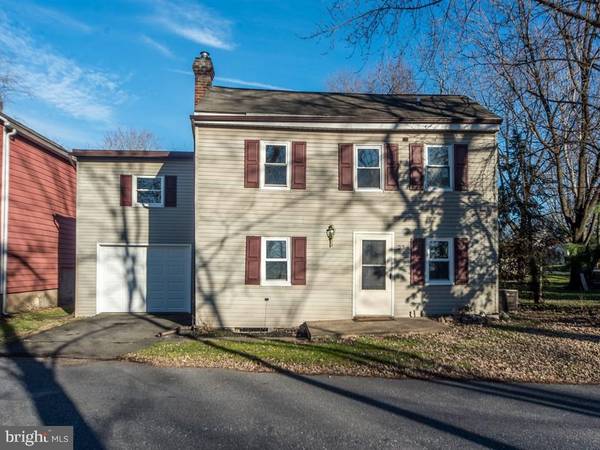 23 S FRONT ST, Bainbridge, PA 17502