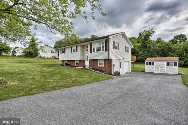 116 MELANIE DR, Fredericksburg, PA 17026