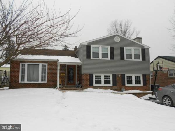 2956 SUNNYCREST RD, Willow Grove, PA 19090