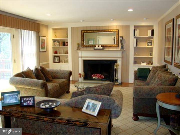 Gladwyne, PA 19035,1314 YOUNGSFORD RD
