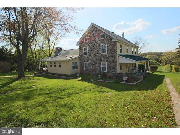 1 SAYLOR RD, Schwenksville, PA 19473