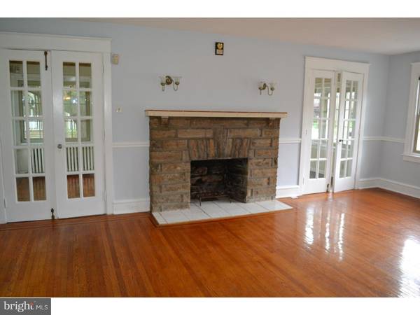 Elkins Park, PA 19027,8237 MANOR RD