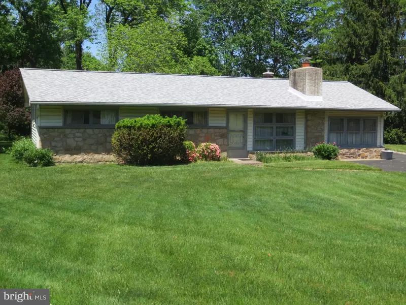 8 LANTERN LN, Lansdale, PA 19446