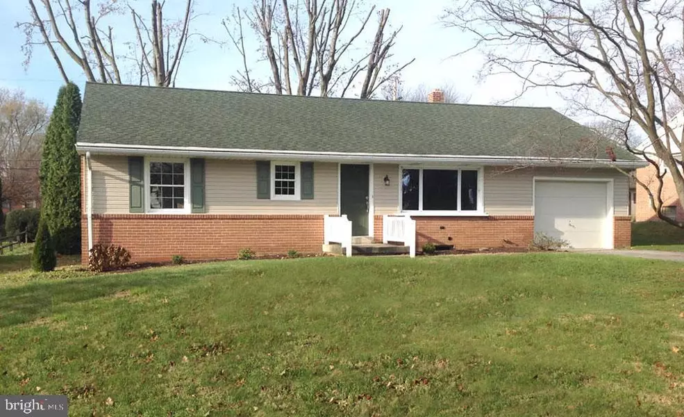 36 GLENDALE DR, Lancaster, PA 17602