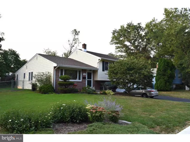 121 E VALLEY CREEK RD, Plymouth Meeting, PA 19462