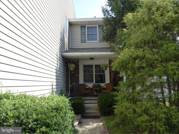 584 MEADOW LN, Pennsburg, PA 18073