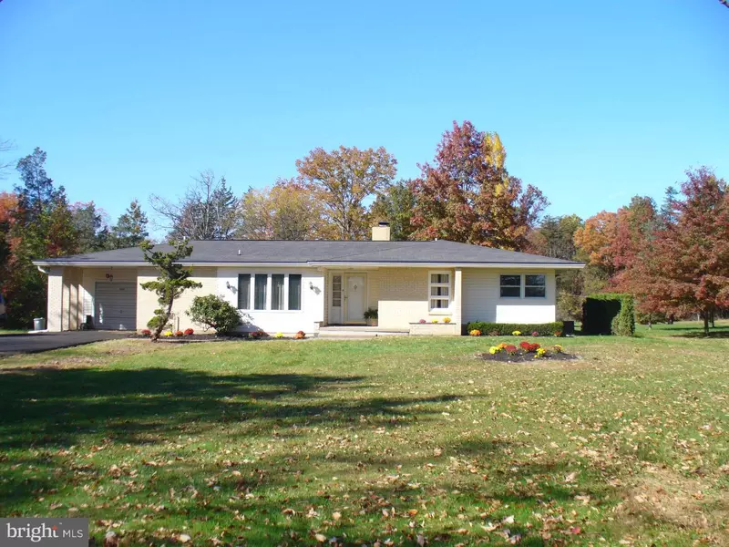 3004 HARING RD, Pennsburg, PA 18073