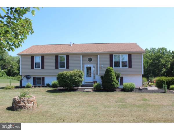 246 HOFFMANSVILLE RD, Bechtelsville, PA 19505