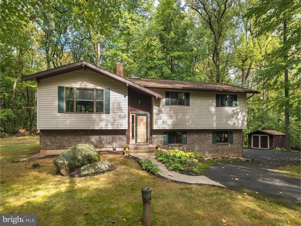 3015 TOWNSHIP WOODS RD, East Greenville, PA 18041