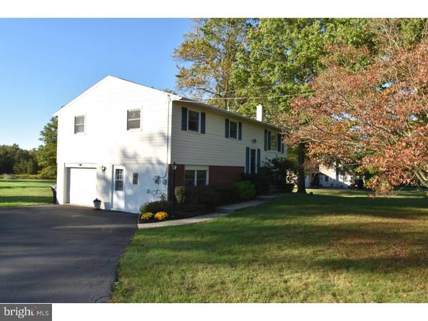 4025 E CAMPBELL RD, Pennsburg, PA 18073