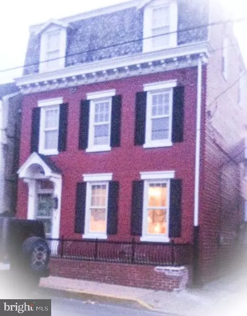 Columbia, PA 17512,156 S 4TH ST