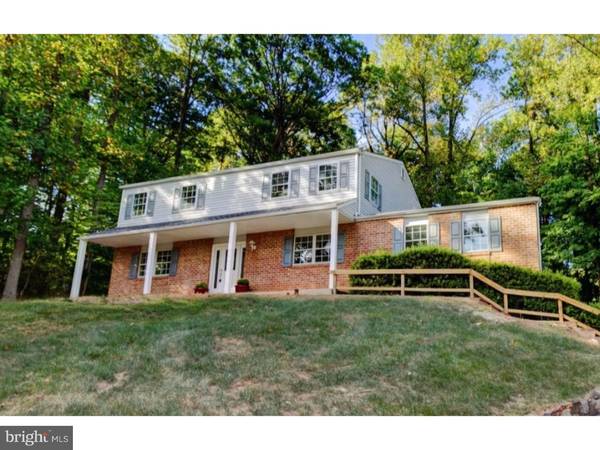 10 MIMOSA CIR, Lafayette Hill, PA 19444