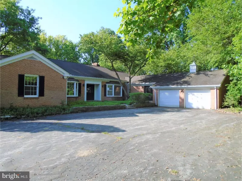 428 E HILLENDALE RD, Chadds Ford, PA 19317