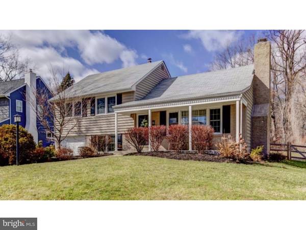 8 QUEENS AVE, Malvern, PA 19355