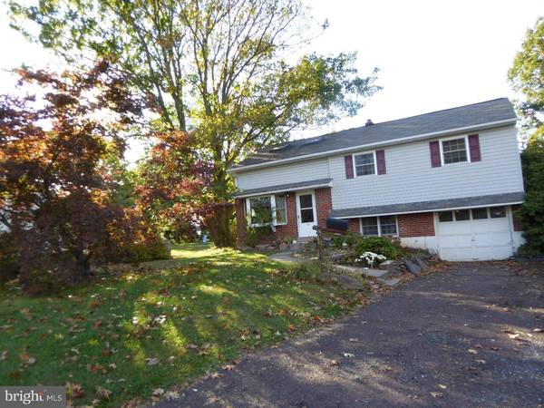 15 NANLYN AVE, Sellersville, PA 18960