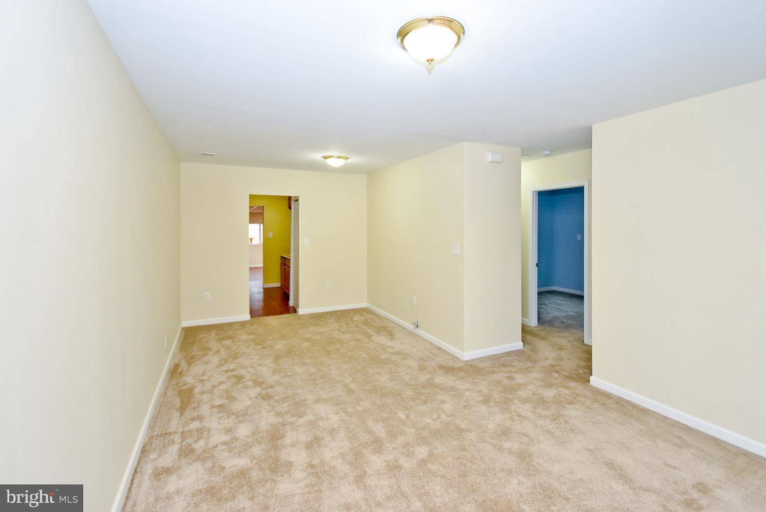 Landover, MD 20785,7624 OXMAN RD