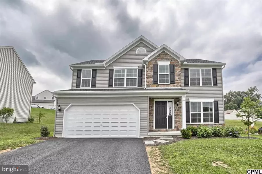 106 BLACKBERRY LN, Lebanon, PA 17046