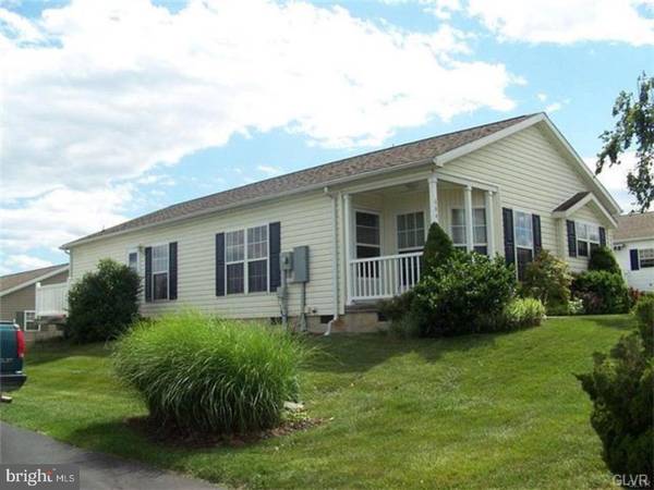 Easton, PA 18040,684 KYKUIT PL