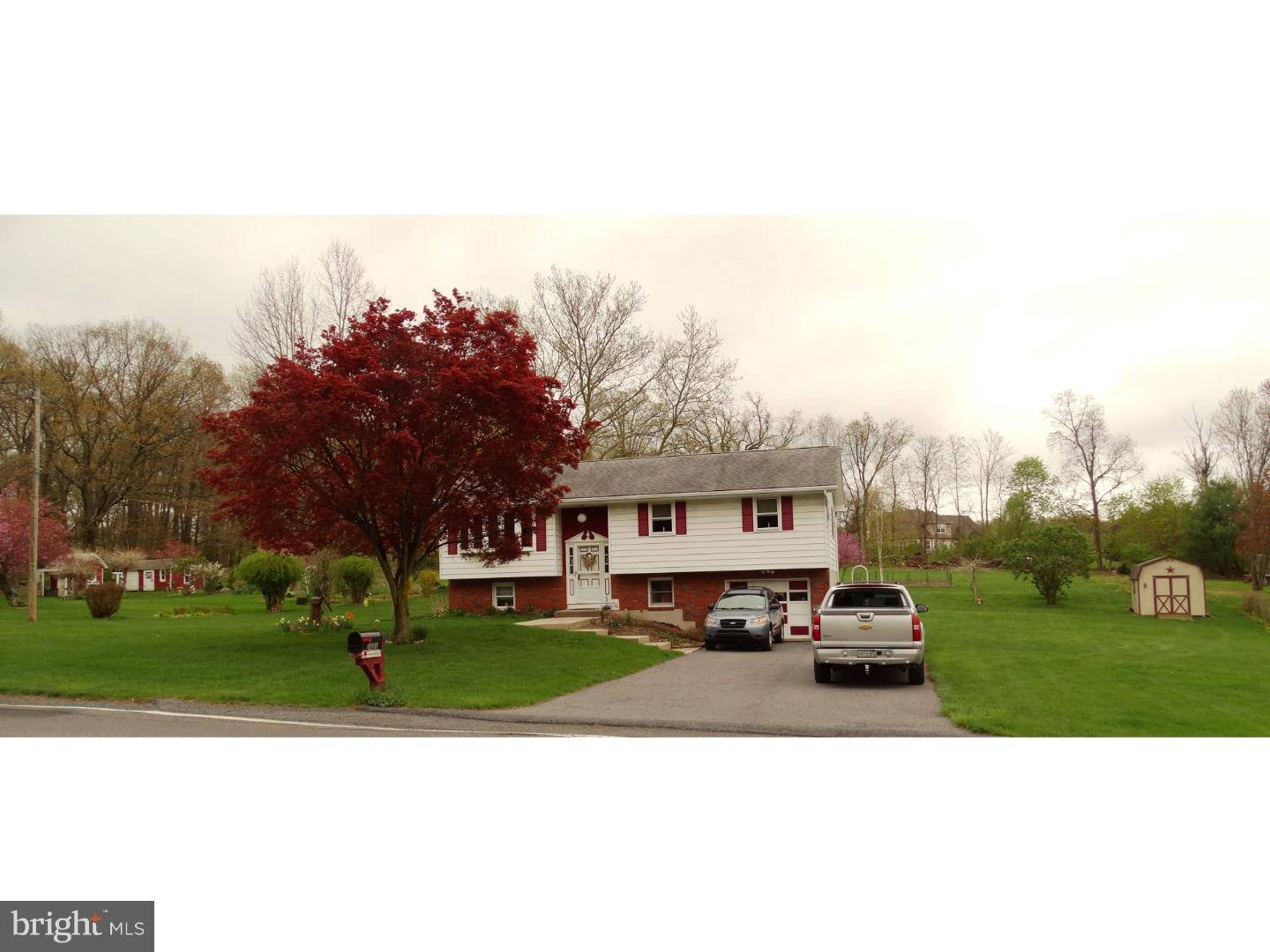 2421 YOST RD, Bath, PA 18014