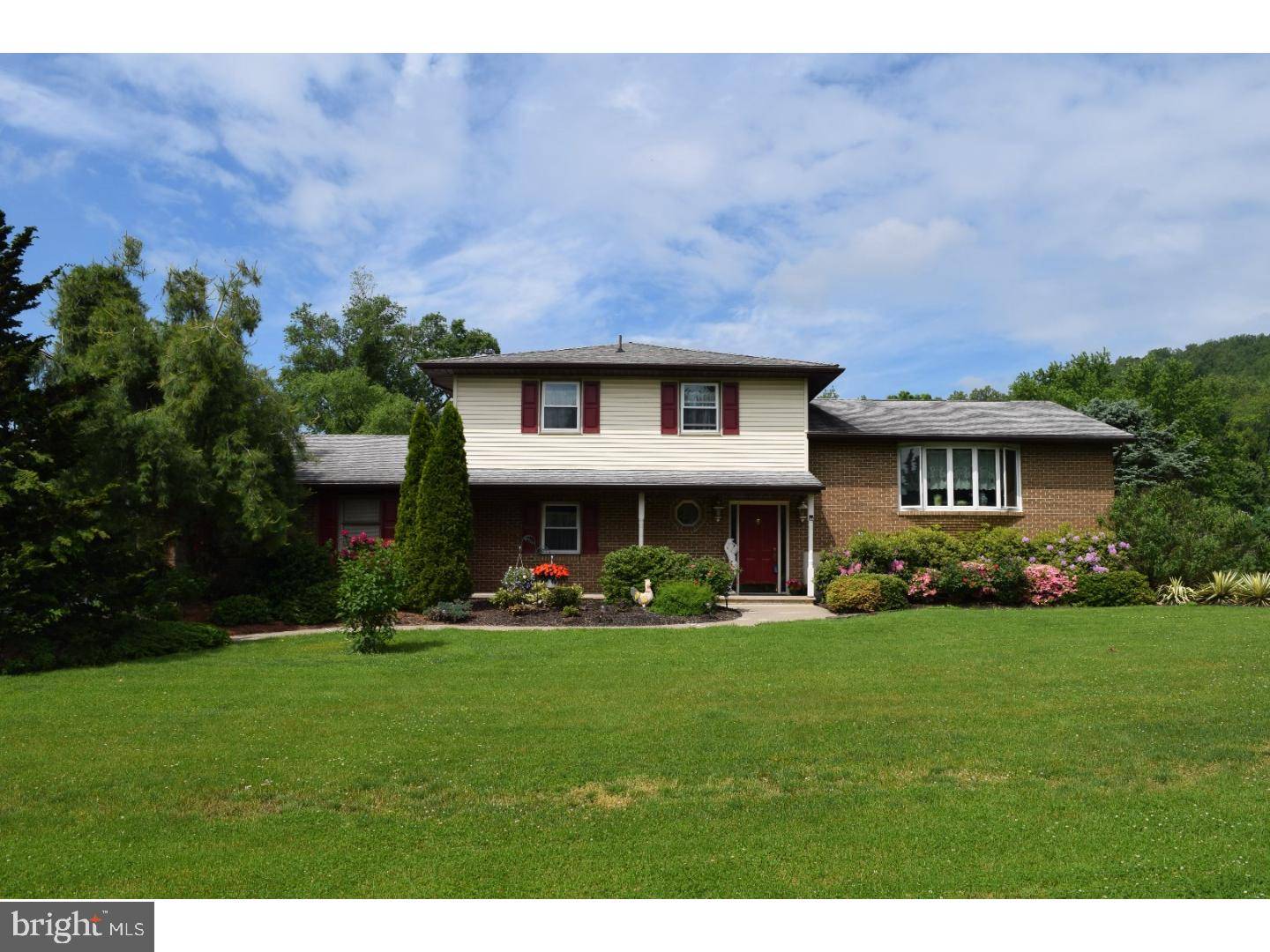 18042, PA 18042,35 FLAFAIR DR
