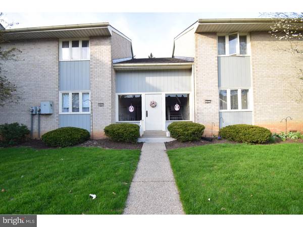 323 CARVER DR #D, Bethlehem, PA 18017