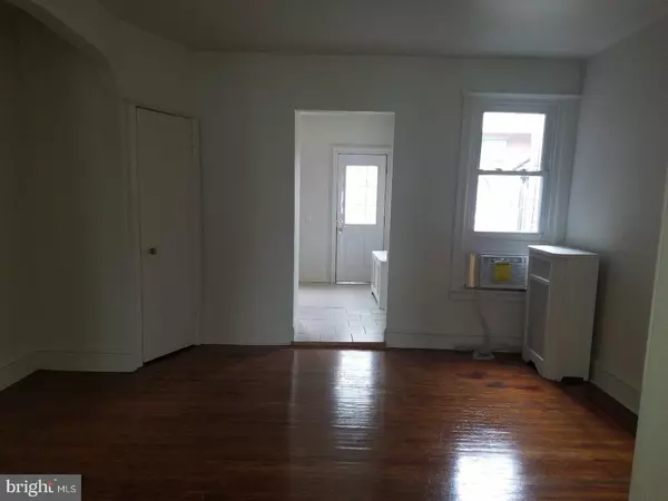 Philadelphia, PA 19120,429 ROSELYN ST