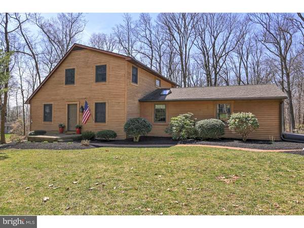 5160 DOGWOOD DR, New Holland, PA 17557