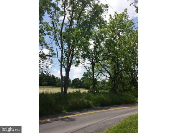 4589 MAIN ROAD W, Emmaus, PA 18049