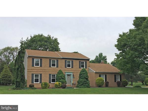 60 DOWNING DR, Wyomissing, PA 19610