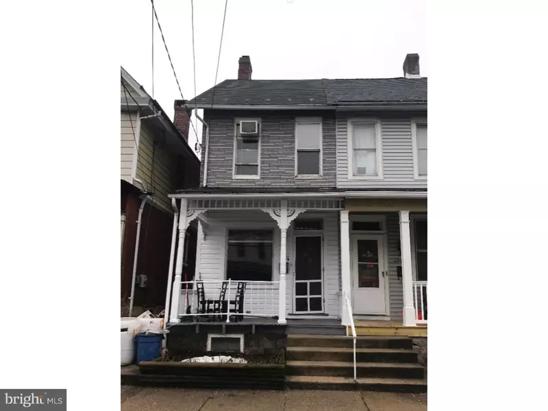 120 W WASHINGTON ST, Fleetwood, PA 19522