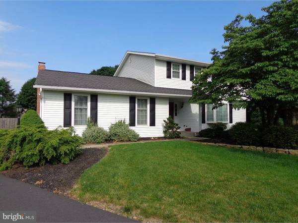 11 SALEM CIR, Fleetwood, PA 19522