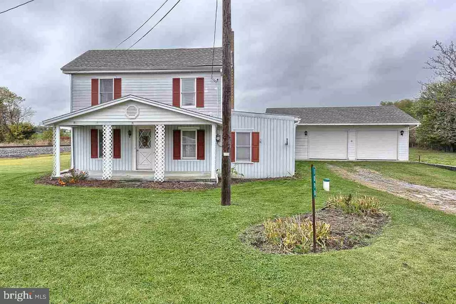 1090 CENTERVILLE RD, Newville, PA 17241