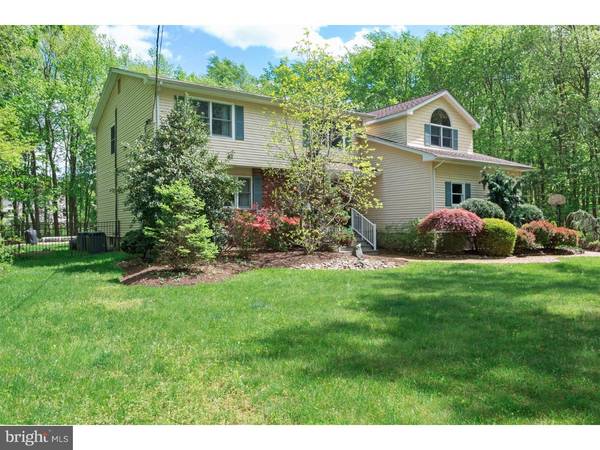 28 BEECHWOOD DR, Robbinsville, NJ 08691