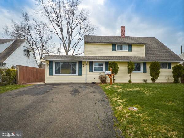 19 GERANIUM RD, Levittown, PA 19057