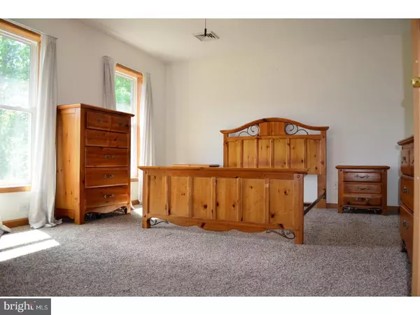 Hammonton, NJ 08037,16 JEANS CT